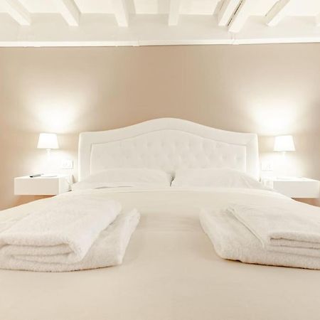 Amazing Apartment In Piazza Santa Croce Firenze Exteriör bild