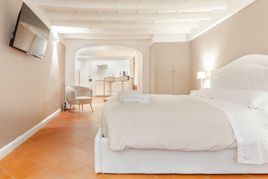 Amazing Apartment In Piazza Santa Croce Firenze Exteriör bild
