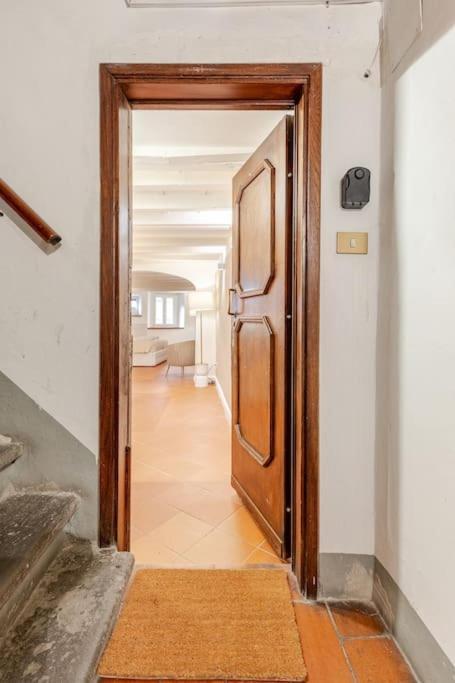 Amazing Apartment In Piazza Santa Croce Firenze Exteriör bild