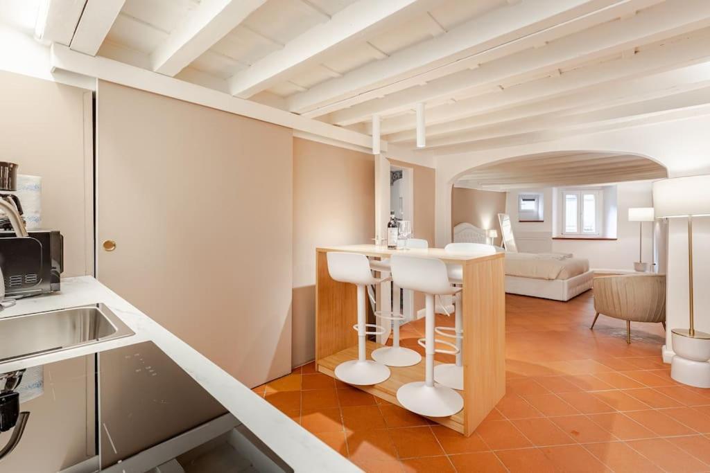 Amazing Apartment In Piazza Santa Croce Firenze Exteriör bild