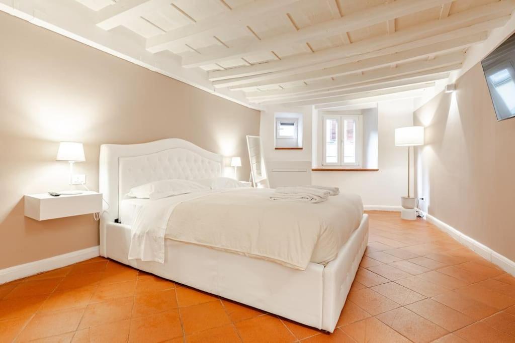 Amazing Apartment In Piazza Santa Croce Firenze Exteriör bild